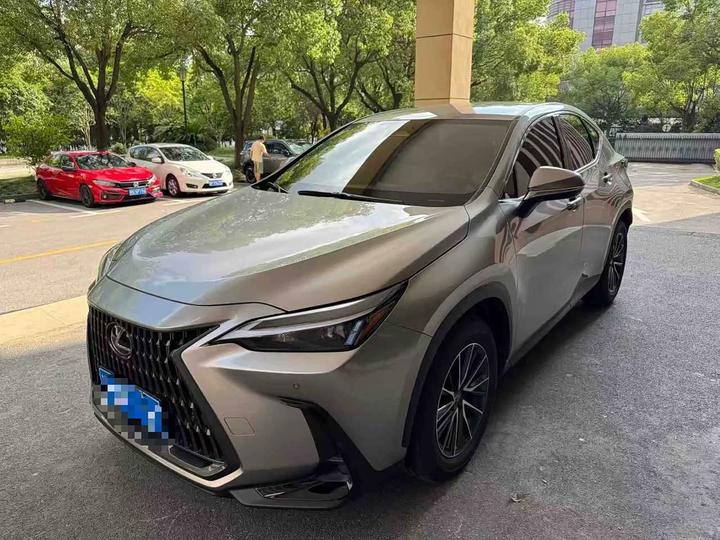 LexusNX 2023 350h FWD