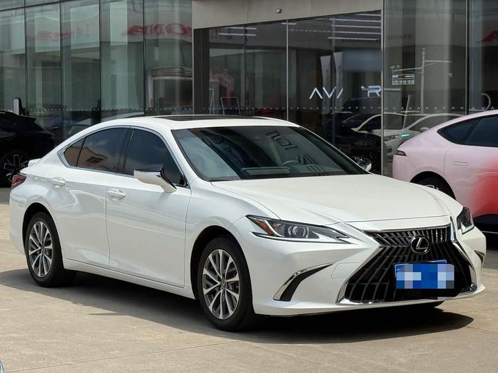 LexusES 2022 300h Excellence