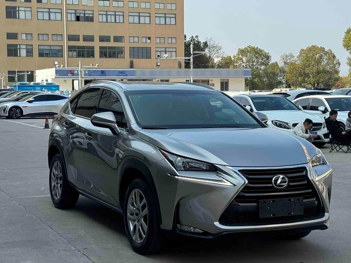 LexusNX 2015 200t