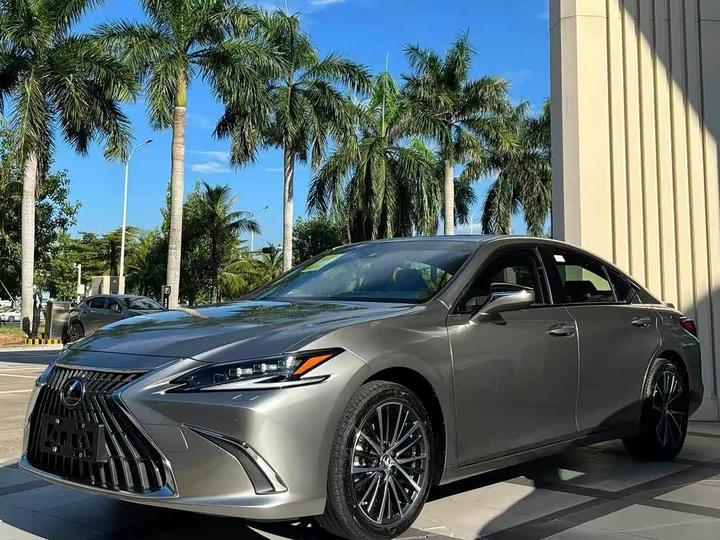 LexusES 2022 300h Excellence