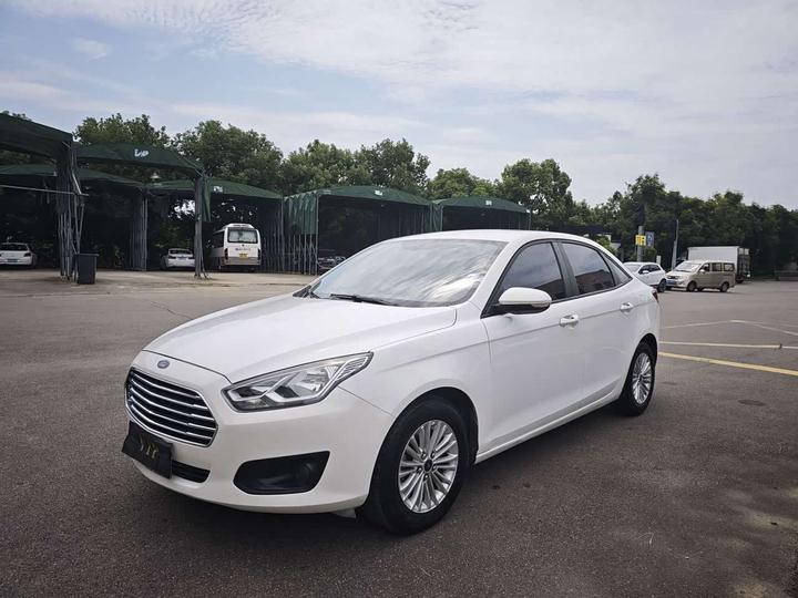 Escort 2017 Facelift 1.5L AT Comfort