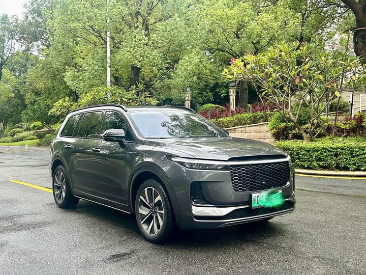 ONE 2021 EREV 6-Seater