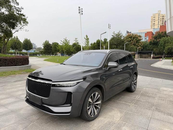 ONE 2020 EREV 6-Seater
