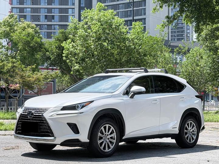 LexusNX 2017 300h FWD