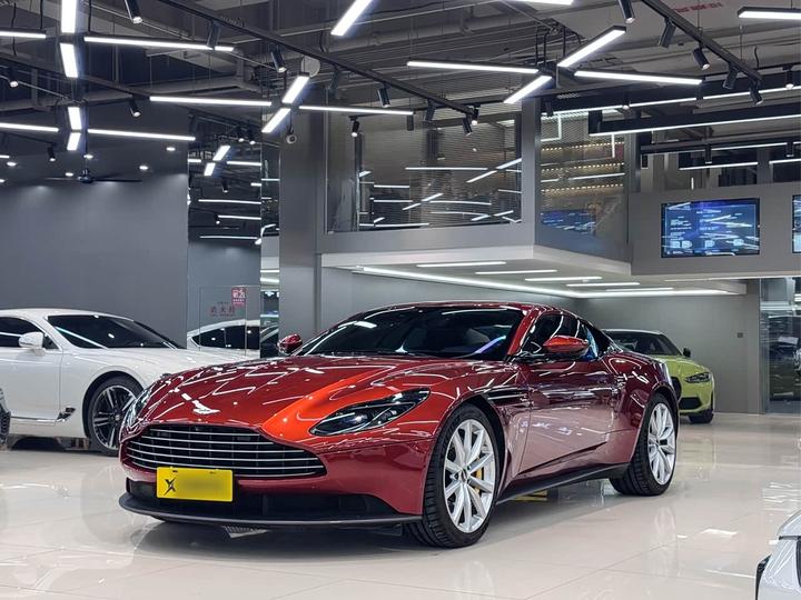 DB11 2019 4.0T V8 Coupe
