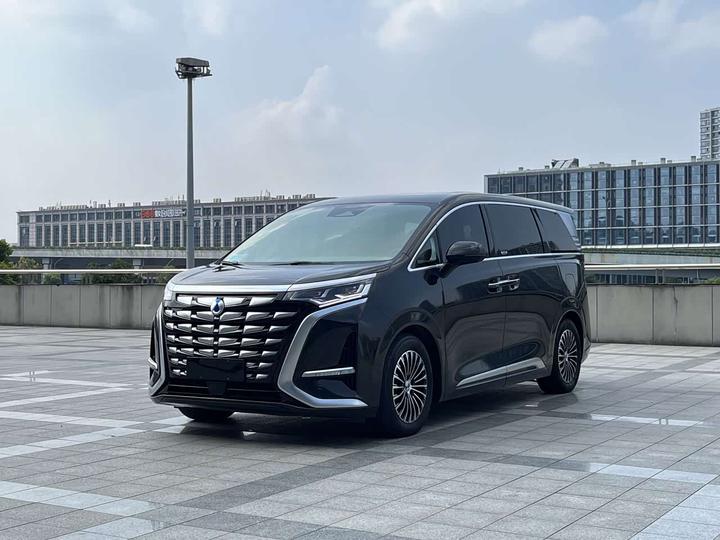 D9 2022 DM-i 970 AWD Noble