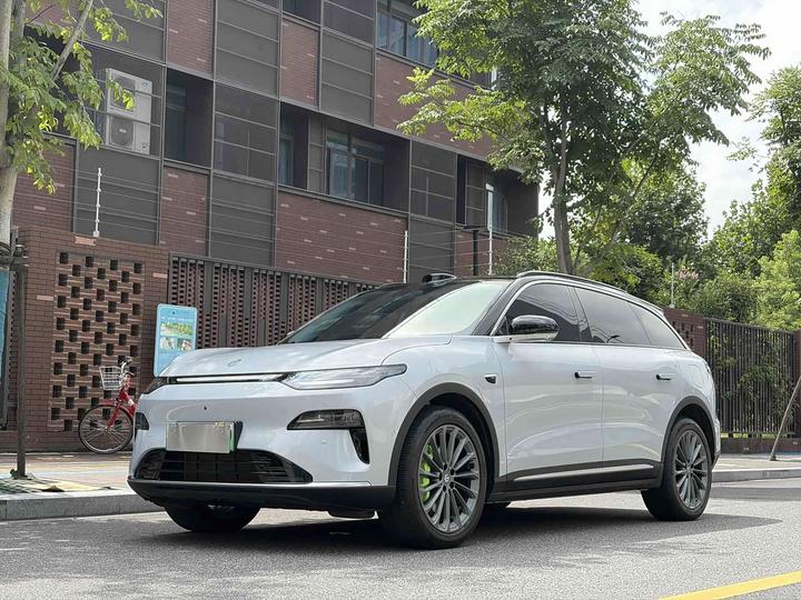 C11 2026 EREV 300 LiDAR Smart Premium