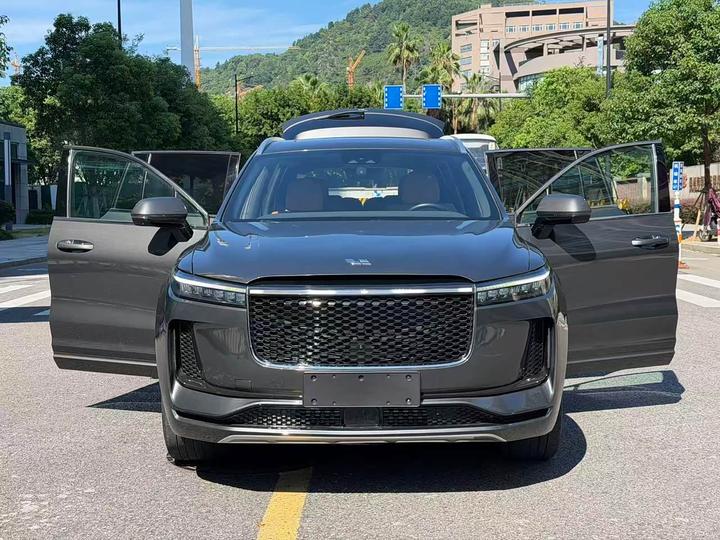 ONE 2021 EREV 6-Seater