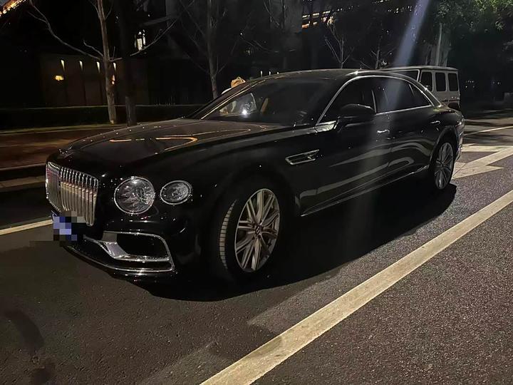 Flying Spur 2024 4.0T V8 Standard