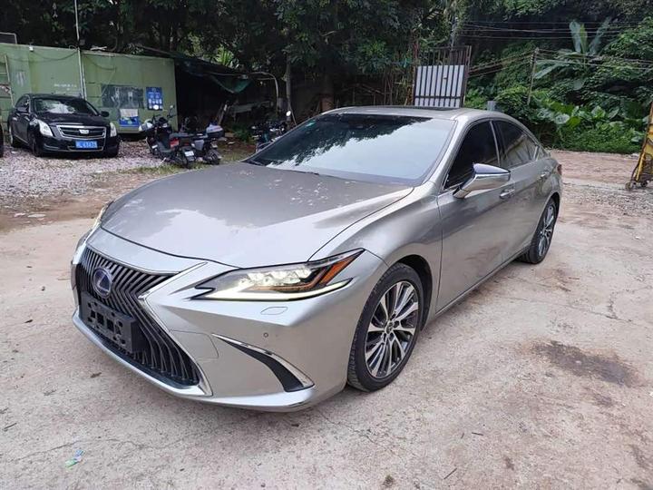 LexusES 2018 300h Exclusive China V