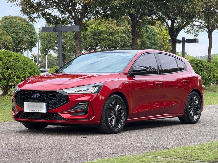 Focus 2022 Hatchback EcoBoost 180 AT ST Line