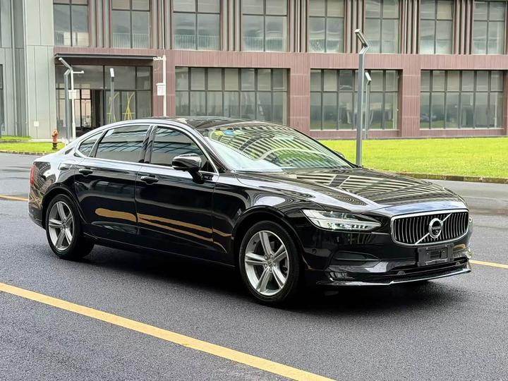 S90 2017 T4