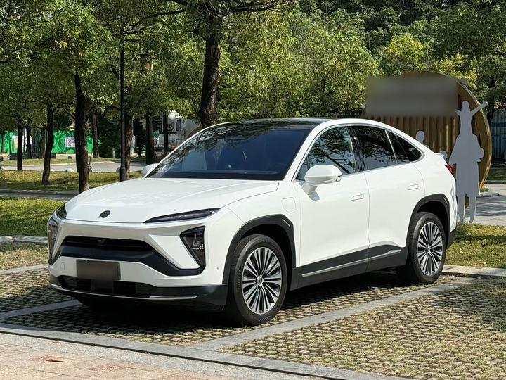 EC6 2022 75kWh Sport
