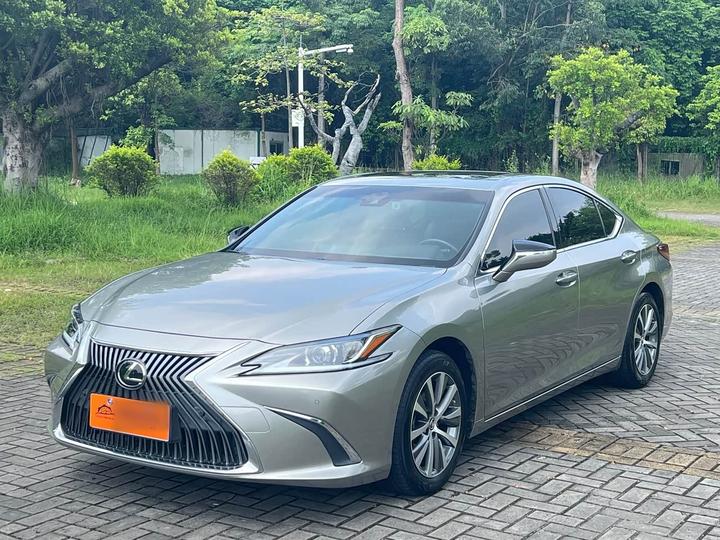 LexusES 2020 200 Excellence