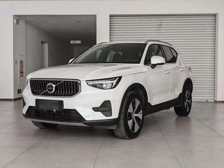 XC40 2025 B3 Luxury