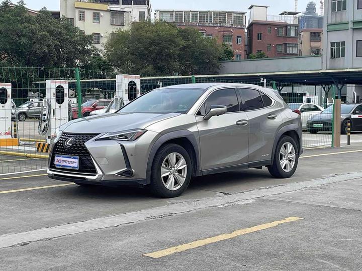 LexusUX 2019 260h China V
