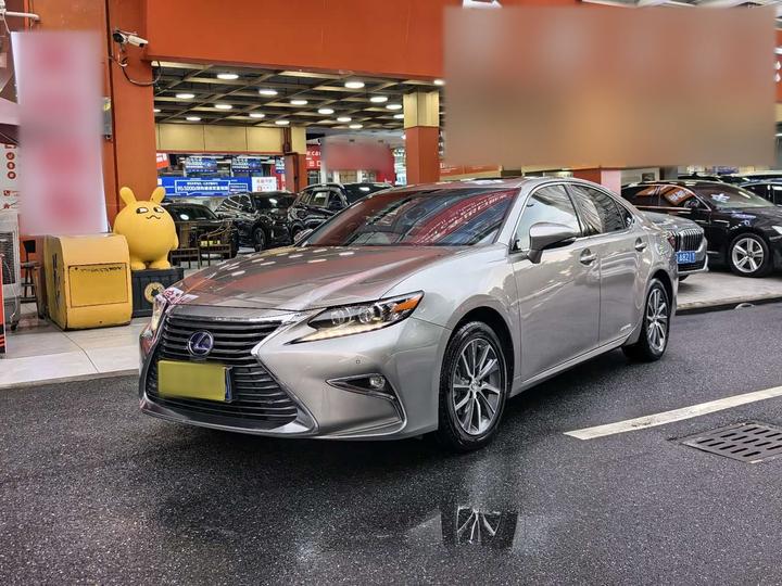 LexusES 2015 300h Luxury