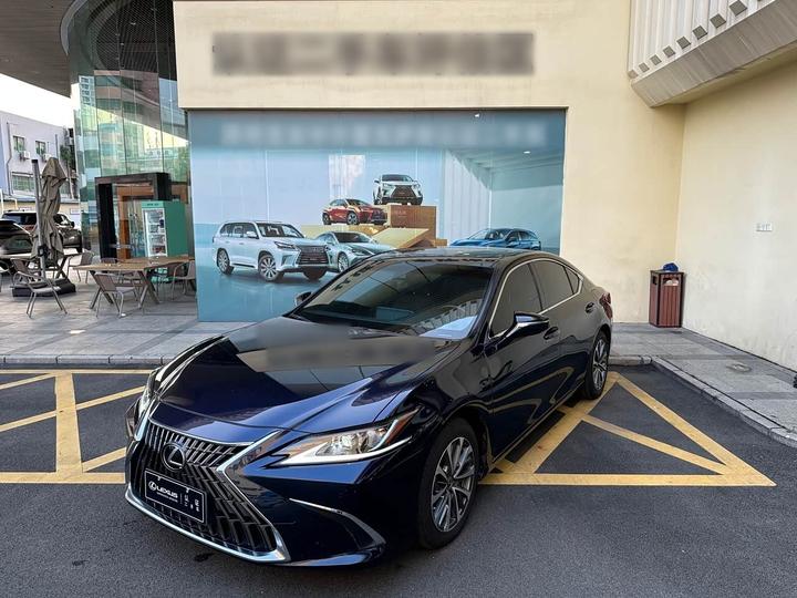 LexusES 2021 200 Luxury