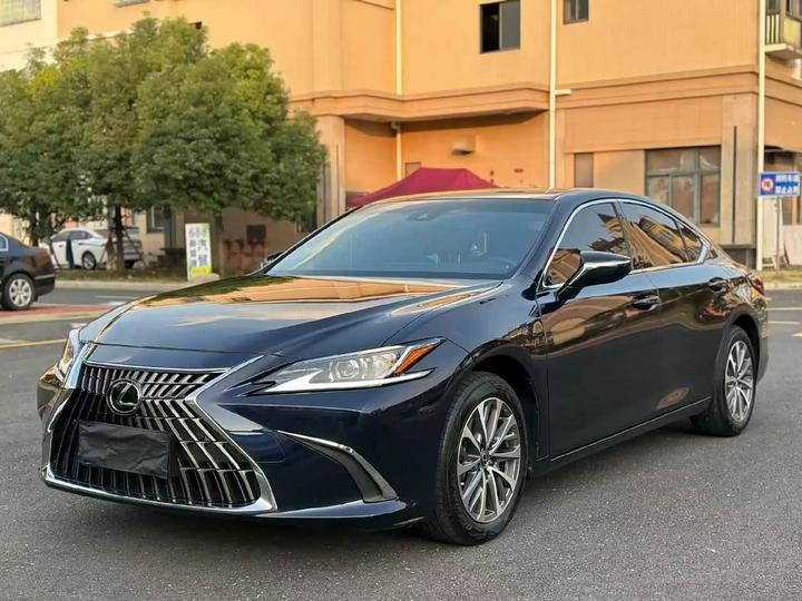 LexusES 2023 200 Excellence