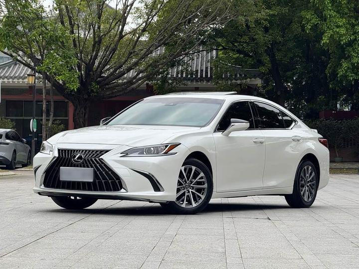 LexusES 2023 200 Excellence