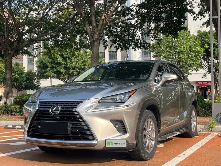 LexusNX 2018 300 FWD