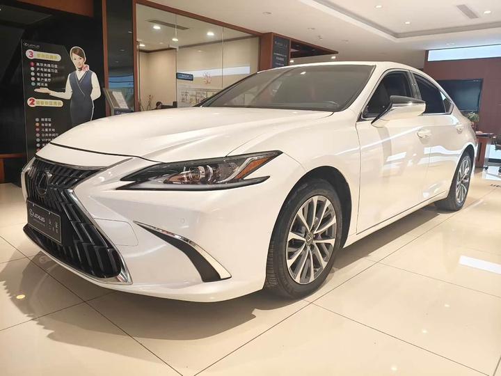 LexusES 2023 260 Excellence