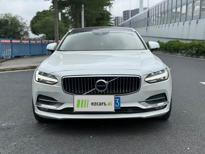 S90 2018 T4