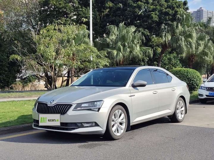 Superb 2016 TSI280 DSG