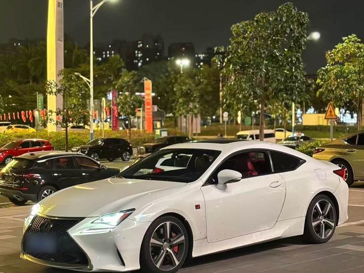 LexusRC 2016 200t F SPORT