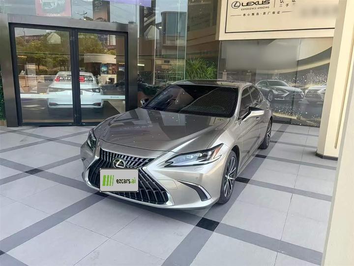 ES 2022 300h Exclusive