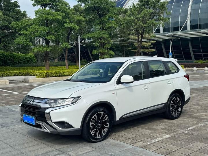 Outlander 2020 2.0L RWD Cruise 5-Seater