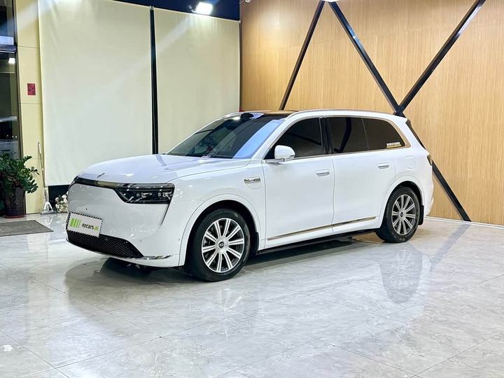 M8 2025 EV Max+ 6-Seater AWD 192-Line LiDAR