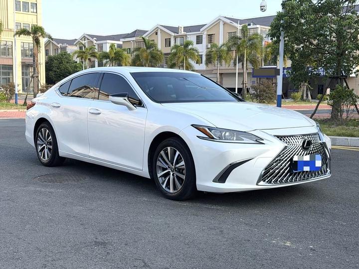 LexusES 2018 200 Excellence China V
