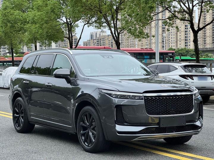 ONE 2021 EREV 6-Seater