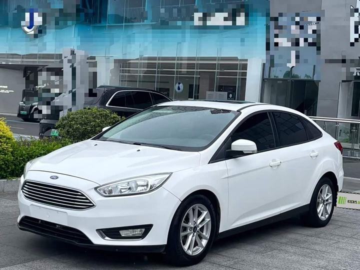 Focus 2015 Sedan EcoBoost 125 AT