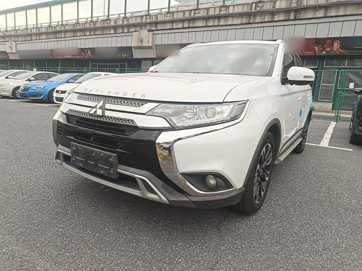 Outlander 2019 2.0L RWD Enjoy 5-Seater China VI