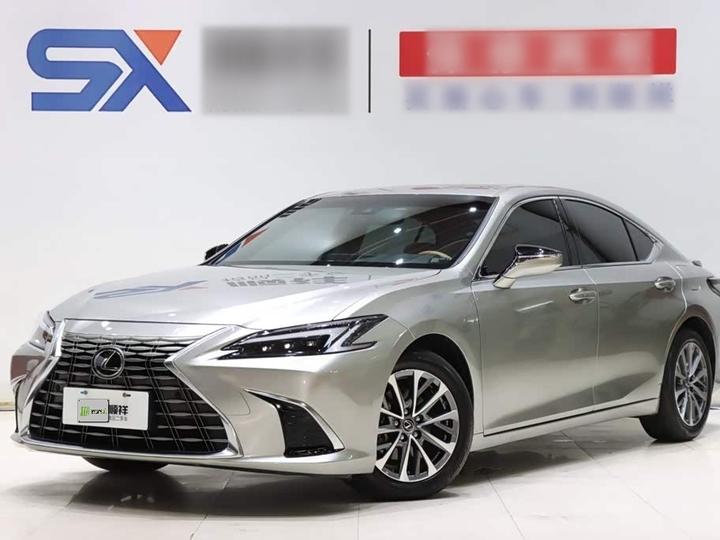 LexusES 2025 200 Exclusive