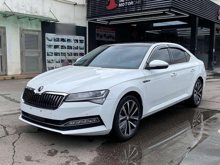 Superb 2022 TSI280 DSG Exclusive