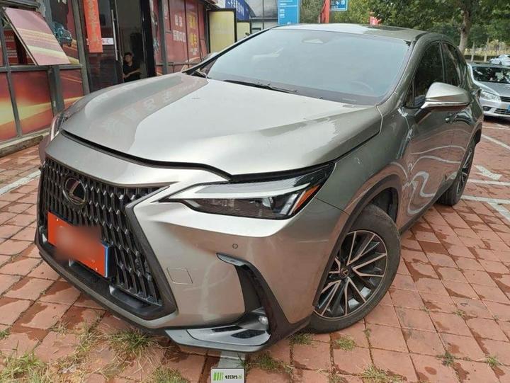 LexusNX 2022 260 FWD