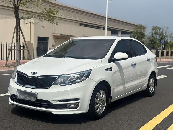 K2 2015 Sedan 1.4L AT GLS