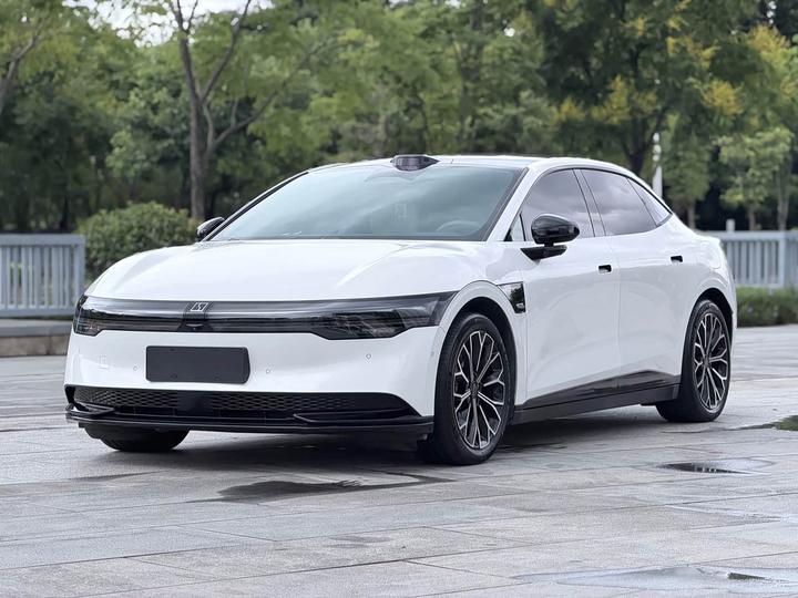 007 2024 RWD ADAS 75kWh