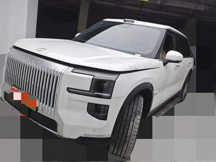 9X 2025 Hyper 70kWh 6-Seater