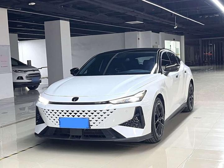 UNI-V 2024 1.5T Premium