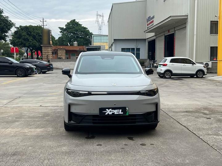 C10 2024 530 Smart