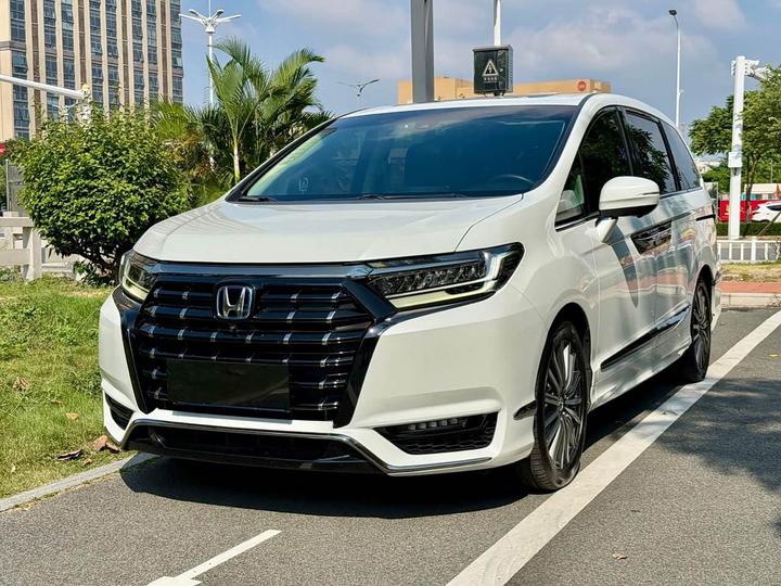 Elysion 2022 2.0L e:HEV Luxury