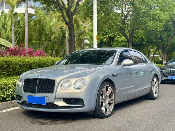 Flying Spur 2017 4.0T V8 S Standard