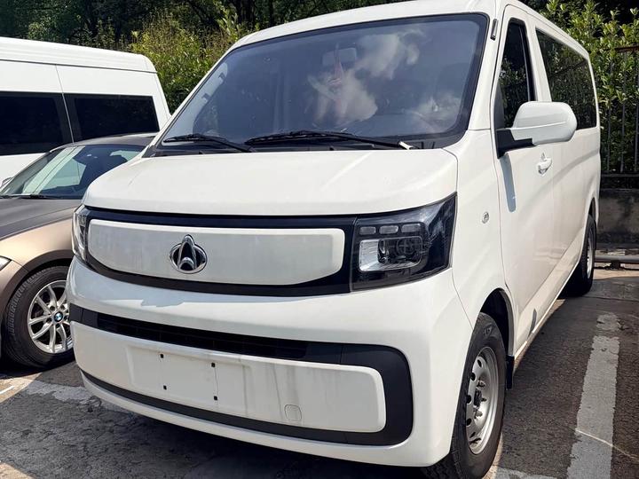 EM60 2025 Comfort 6-Seater 300km