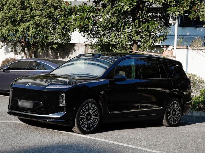 ES8 2026 6-Seater Executive Luxury