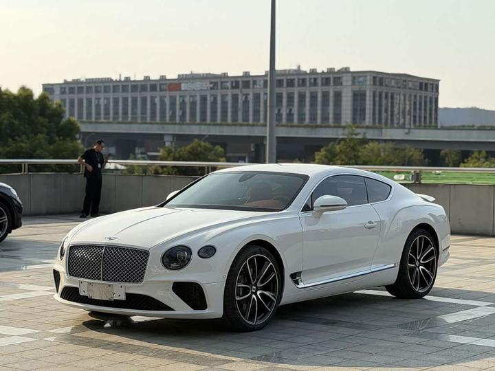 2020 4.0T GT V8