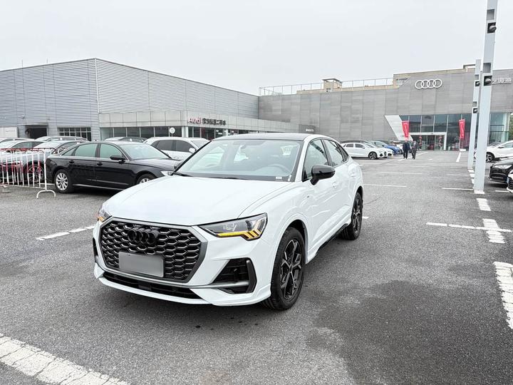 Q3 Sportback 2024 40 TFSI Fashion
